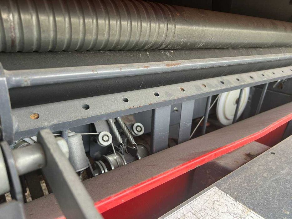 Прес-підбирач рулонний Metal Fach Z587