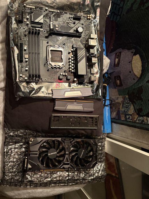 Pc torre gaming pecas