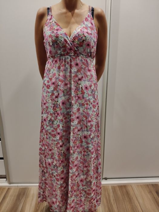 Długa sukienka w kwiaty