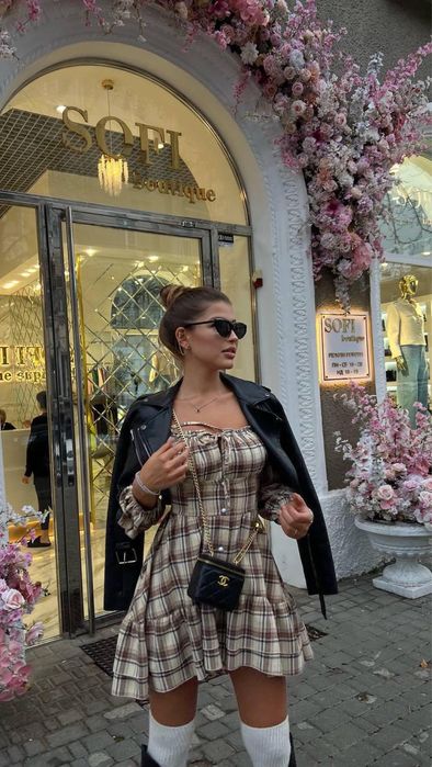 Сукня в клітинку