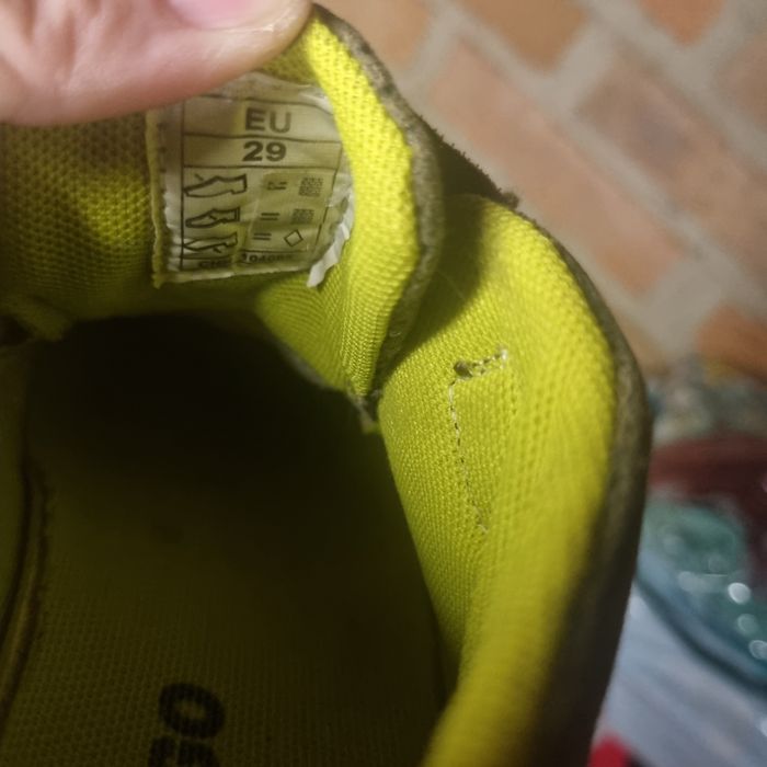 БЕЗКОШТОВНО взуття на хлопчика