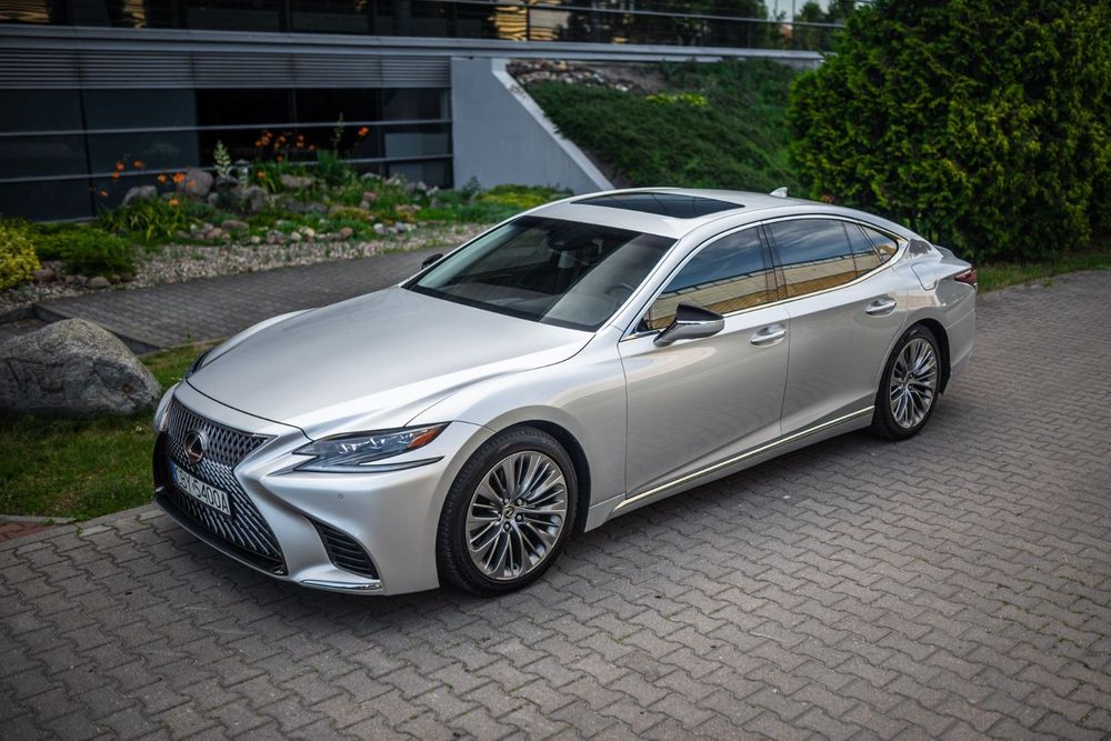 Lexus LS