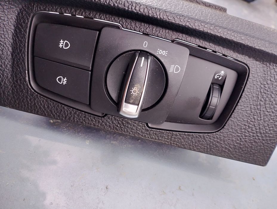 Włącznik świateł BMW f20