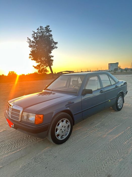 Mercedes-Benz 190