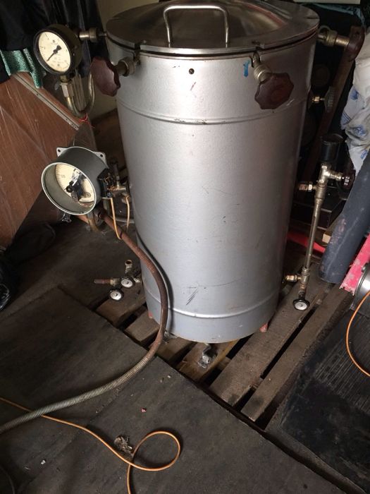 Автоклав продам на 220 Вольт.