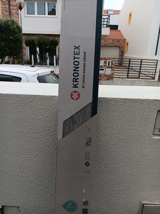 Chão flutuante Kronotex Mammut