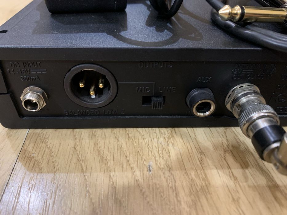 Продам інструментальна радіосистема Shure ULXS J1 554-590 Mhz