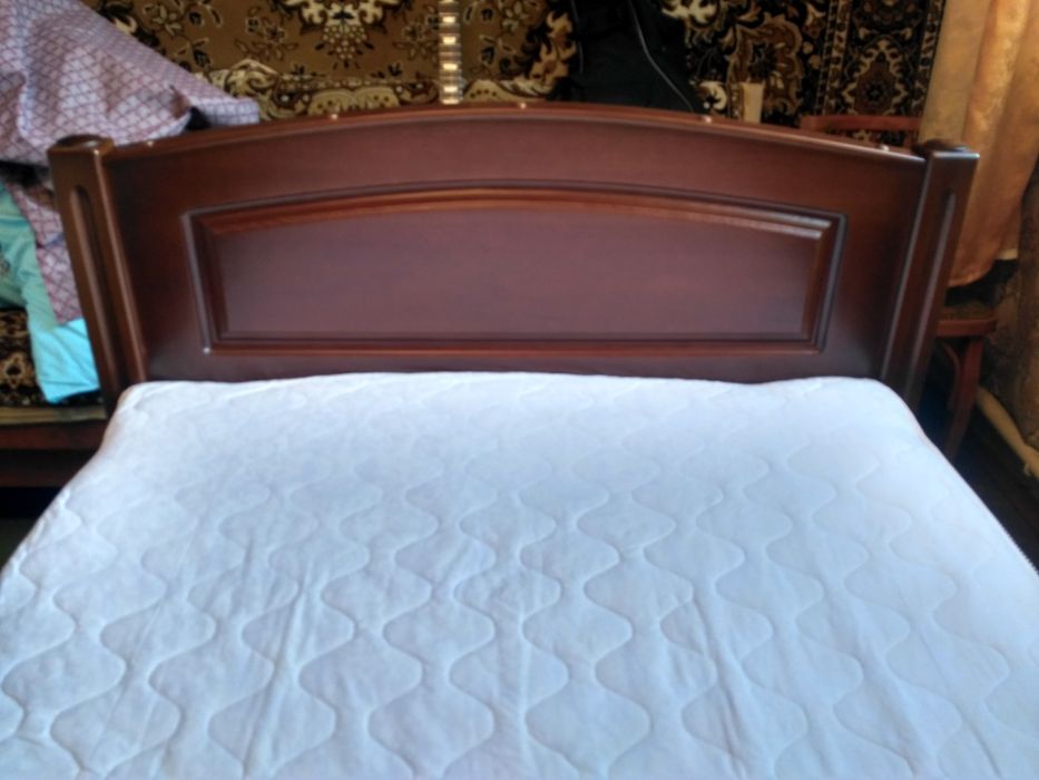 Кровать из натурального дерева 2*1,3 м