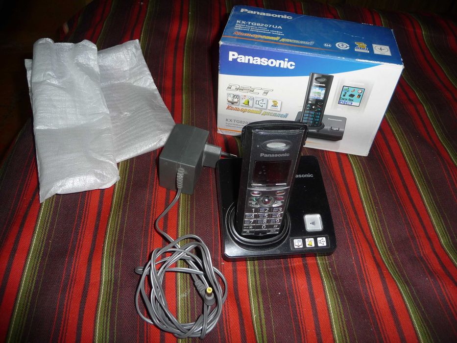 Цифровой беспроводной телефон Panasonic KX-TG8207UA KX-TGA820RU