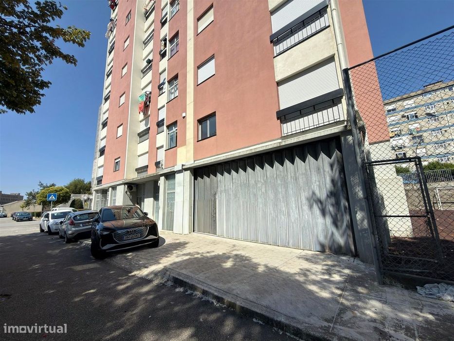 Armazém  Venda em Braga (Maximinos, Sé e Cividade),Braga