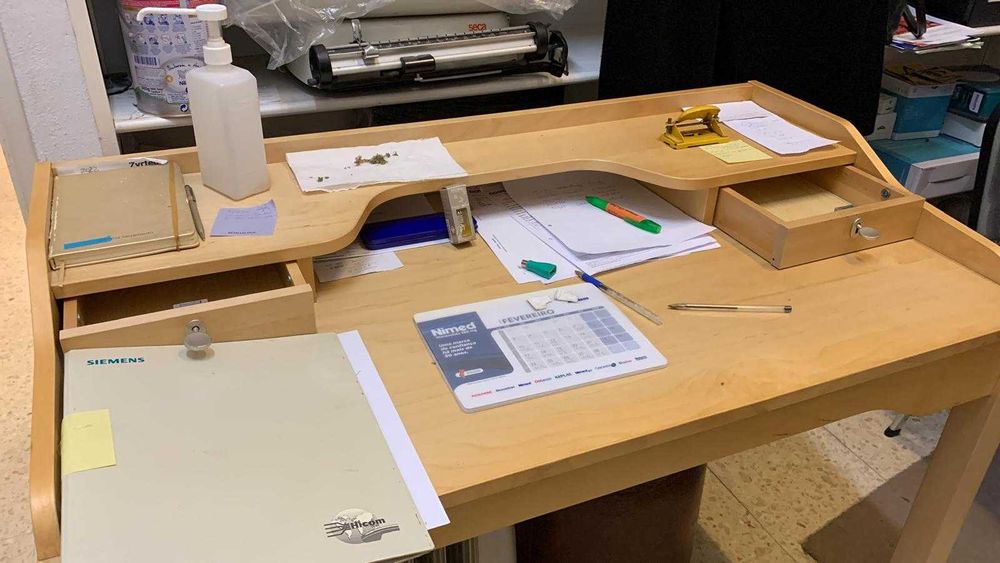 Secretaria para computador em faia