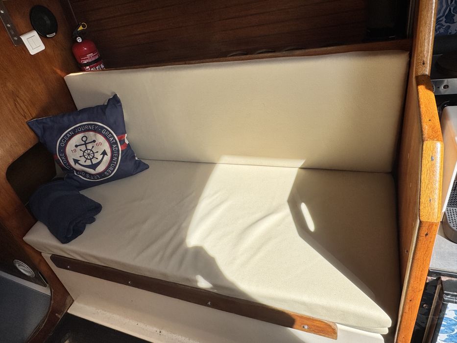 Vendo veleiro Kelt 8 (8,4 metros) com lugar de Marina