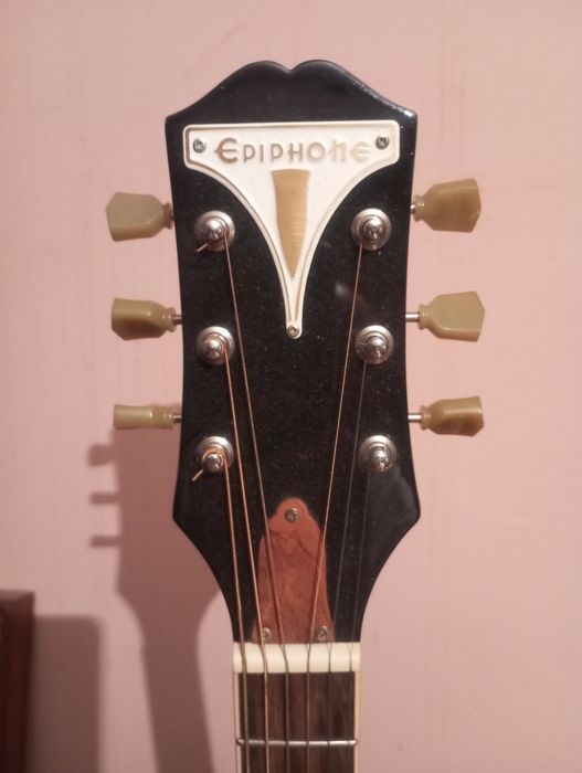 Epiphone PRO -1 Plus VS. 175 $. Нова.