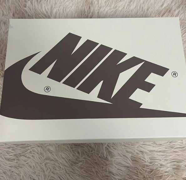 Travis Scott Canary x Jordan Air Jordan 1 Low EU 42