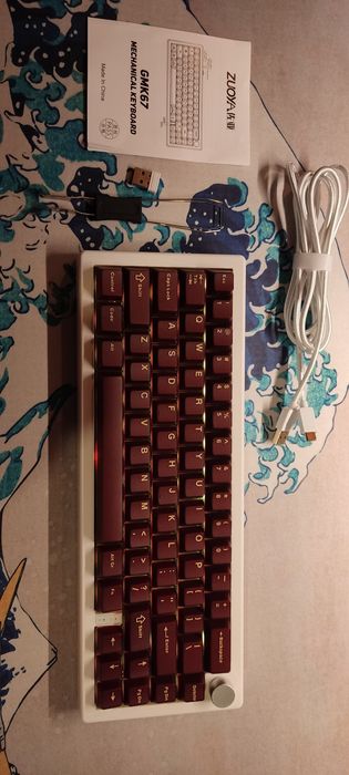 Teclado mecânico GMK67