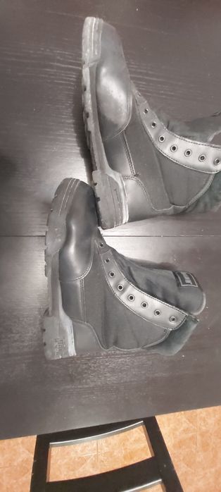 Botas magnum  praticamente novas 42