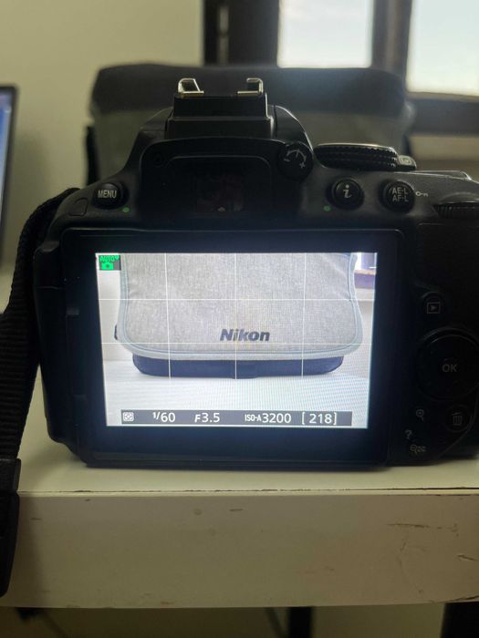 Nikon D5300 + Lente Tamron 18-200 mm + Bolsa – Excelente estado