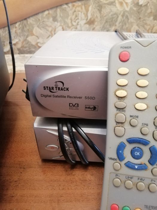 Тюнер спутниковый Star trak 2шт