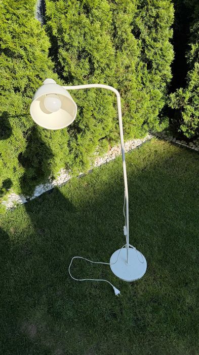 Lampa podłogowa IKEA LERSTA biała — lampa do czytania, stan bardzo dobry
