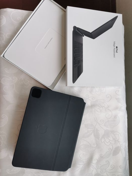 iPad Air 11" M2 (256GB - Wi-Fi) + Magic Keyboard + Apple Pencil (Como Novo)