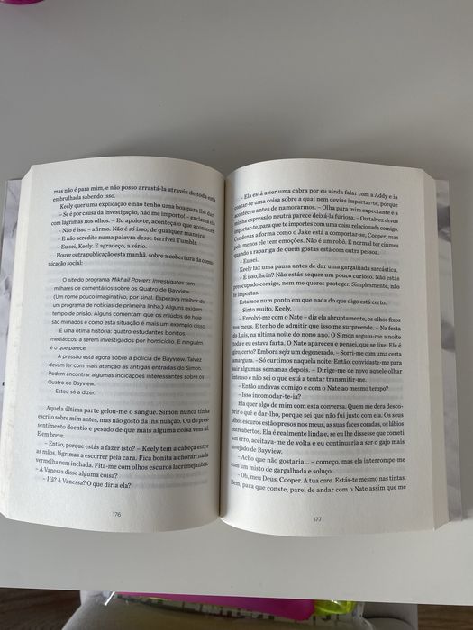 Livro “Um de nós mente”