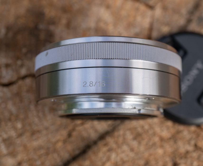 Об'єктив Sony E 16 mm 2.8 sel16f28