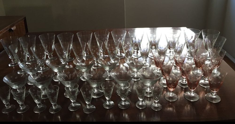 Serviço de vidros lapidado-antigo