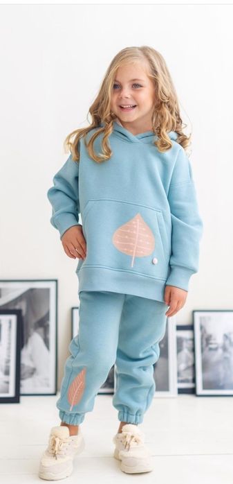 Теплый костюм на девочку