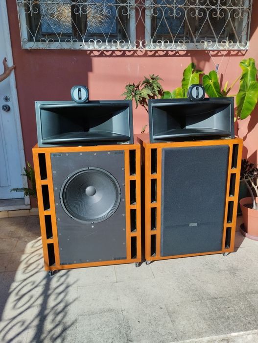 Sistema de altifalantes para bi ou tri amplificação