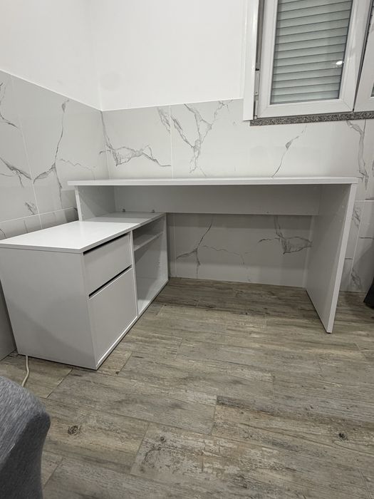 Secretária reversível