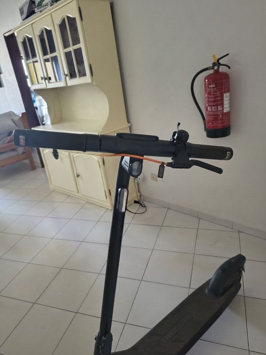 Segway Ninebot E2 Pro — Avariada (Para peças ou reparação)