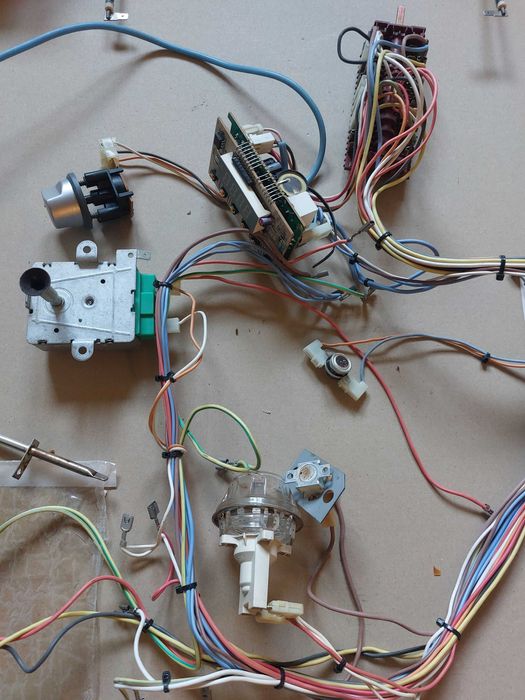 Piekarnik Ariston FB97 Aryston - części grzałki pokrętła szuflady itp