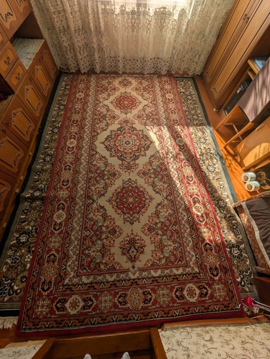 Килим в хорошому стані, 3.97×1.97м