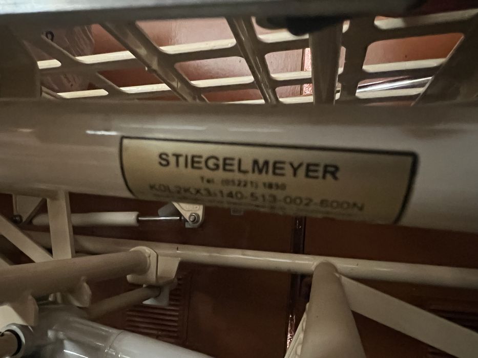 Механічне лікарське медичне ліжко для догляду stigel meyer