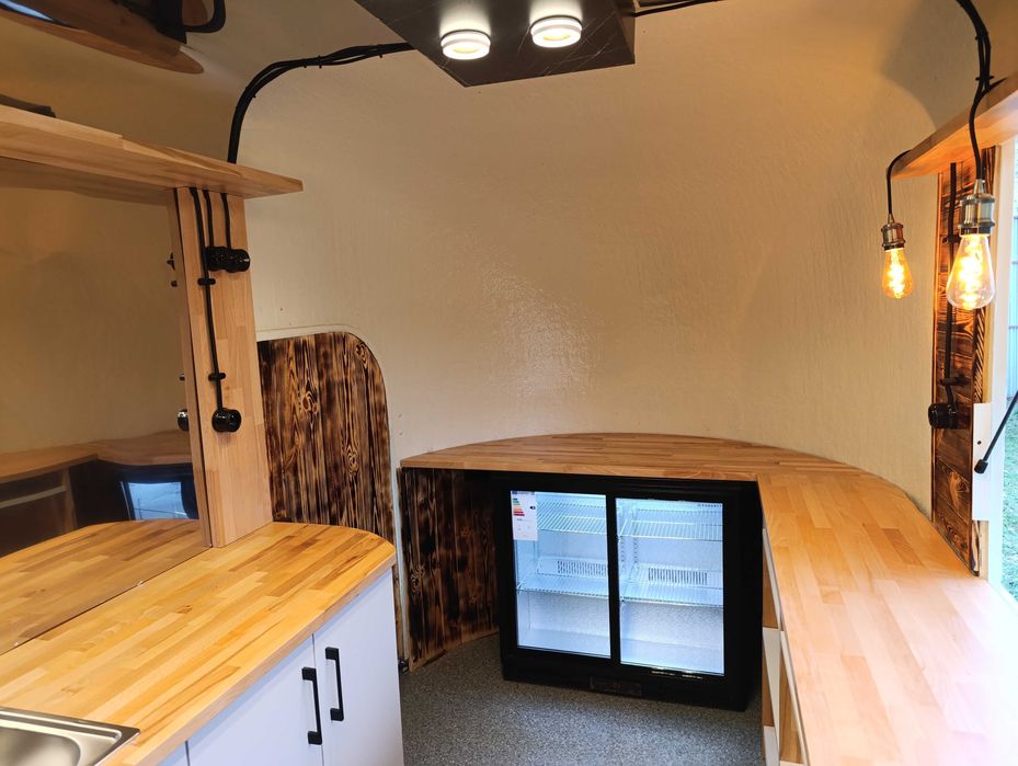 Przyczepa gastronomiczna retro kawiarnia vintage koniowóz drink bar