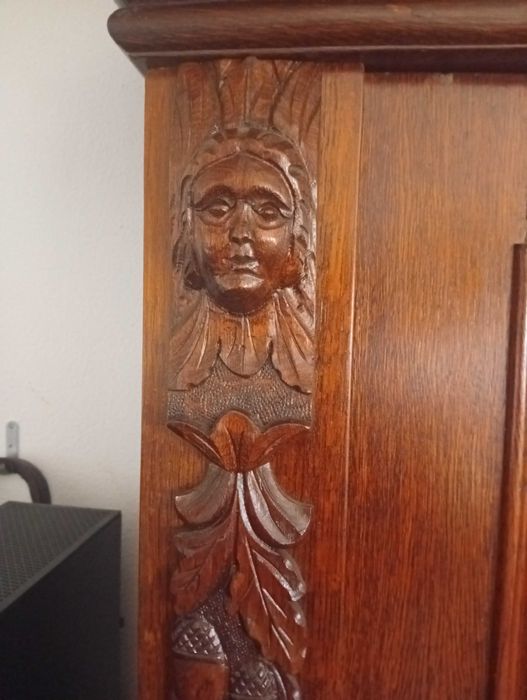 Armário antigo de sala