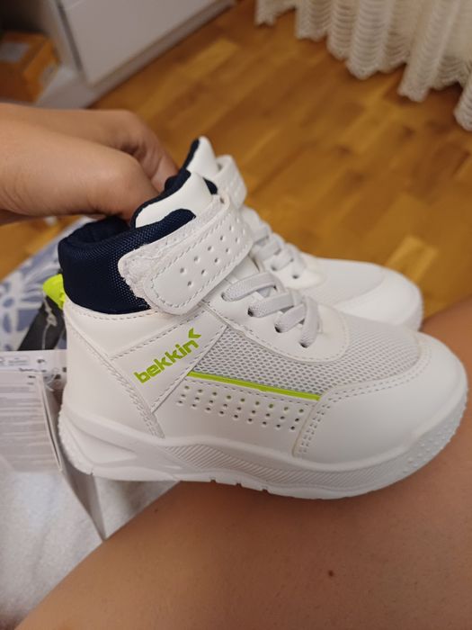 Кросівки, весна-осінь