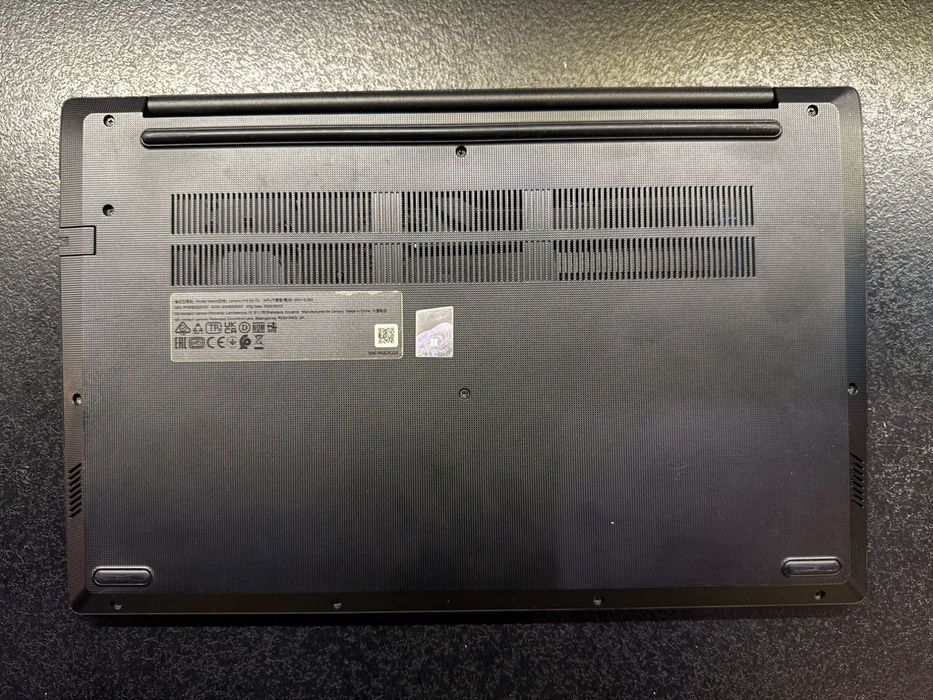 Laptop Lenovo V15 G2