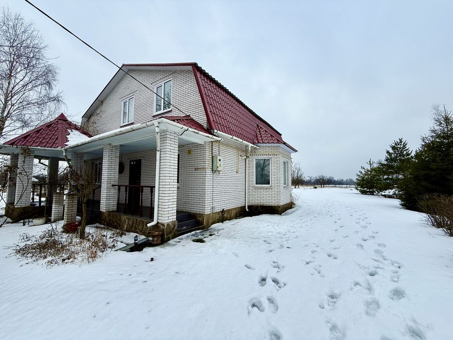 Продам будинок з ремонтом в с.Гостролучча!165кв.м,47 соток,газ, 4 кімн