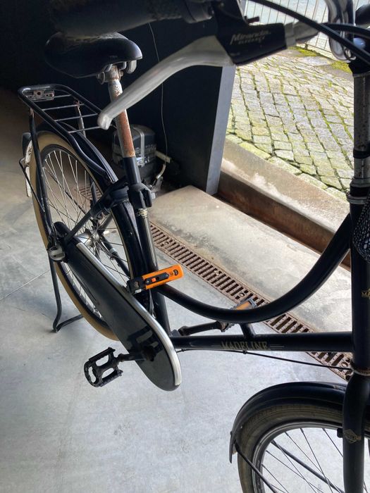 Bicicleta urbana estilo holandês – confortável e prática (com cesto)