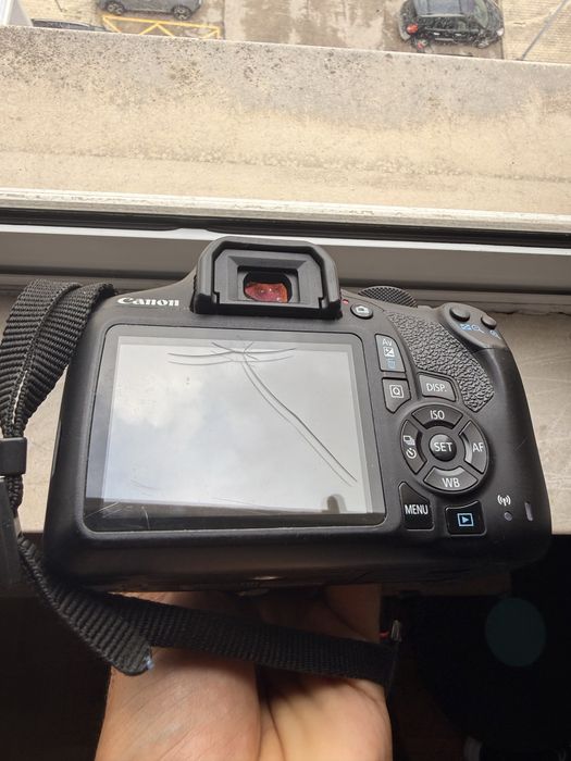 Canon EOS 1300D + Objetiva 18-55mm + Bolsa
