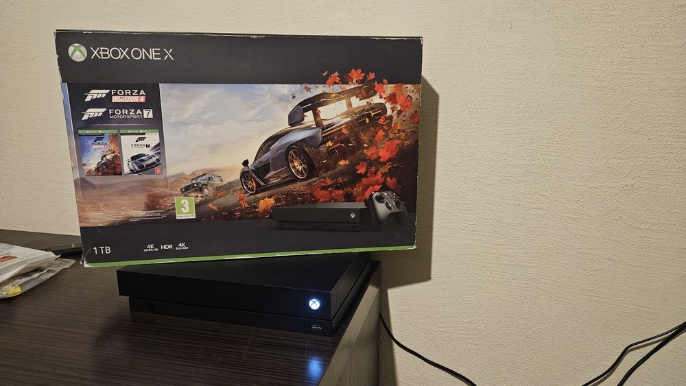 Xbox one x | 1Tb | świetny stan | zadbana konsola