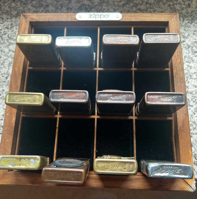 Colecção extraordinária de 12 Zippos originais e usados na Guerra do Vietnam, conservação 5*