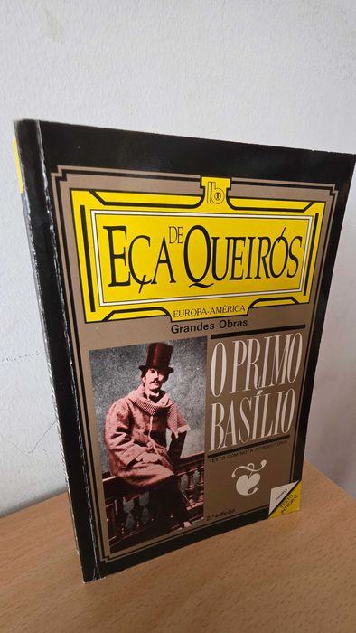 Livro "O Primo Basílio" de Eça de Queirós