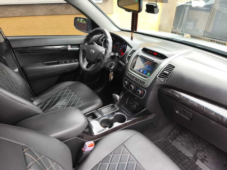 Авто Kia Sorrento