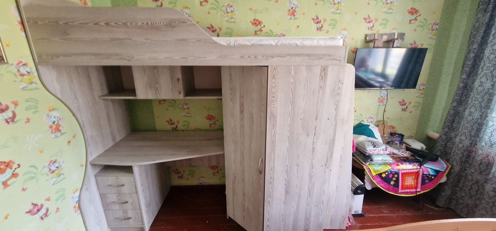 Дитяча стінка,стан задовільний!