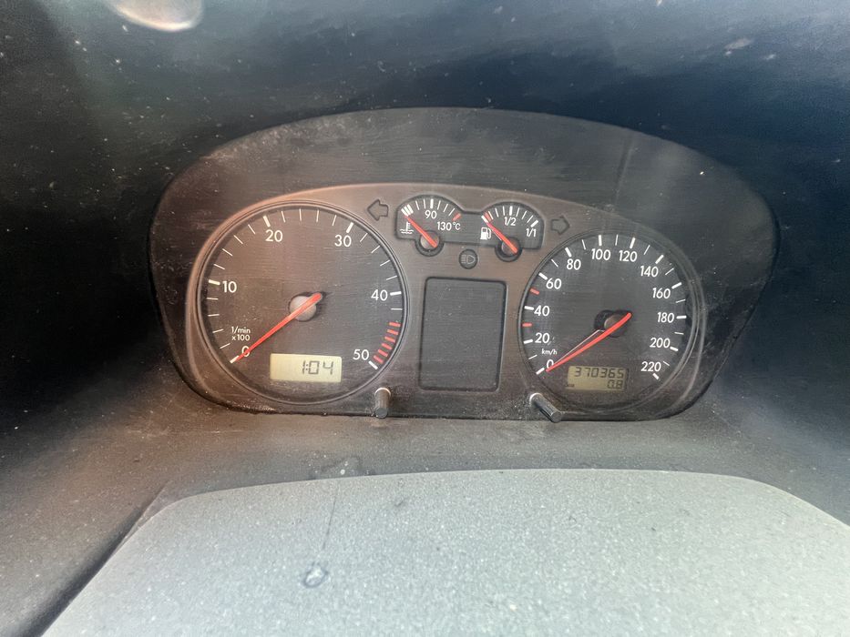 Бус VW Transporter
