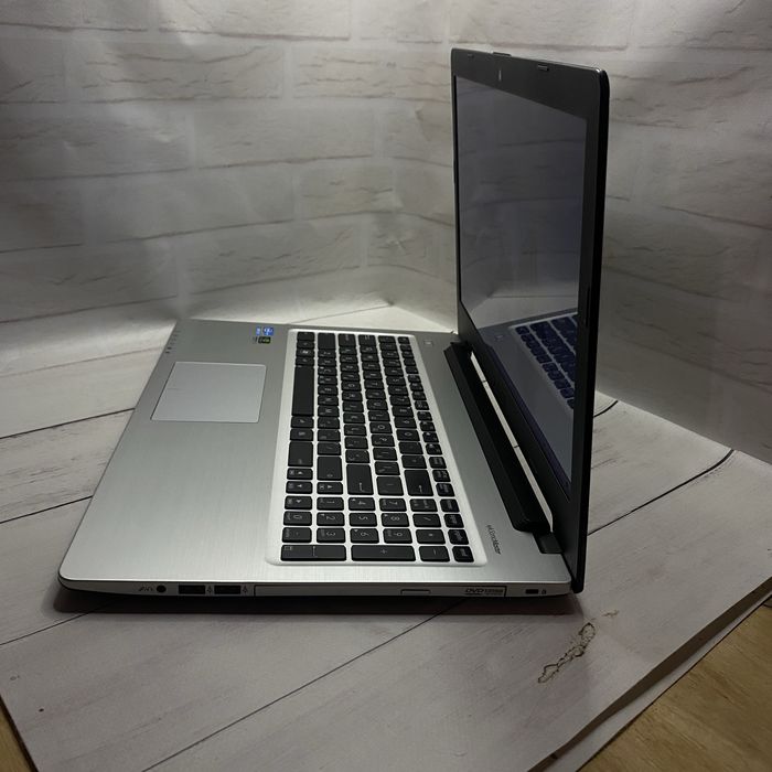 Ноутбук ASUS K56CB i3/2GB відеокарта/4GB ОП/500GB