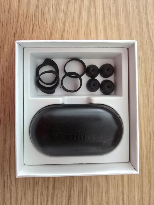 Samsung Galaxy Buds earphones