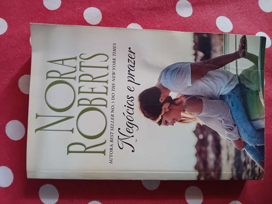 Business and Pleasure - Nora Roberts